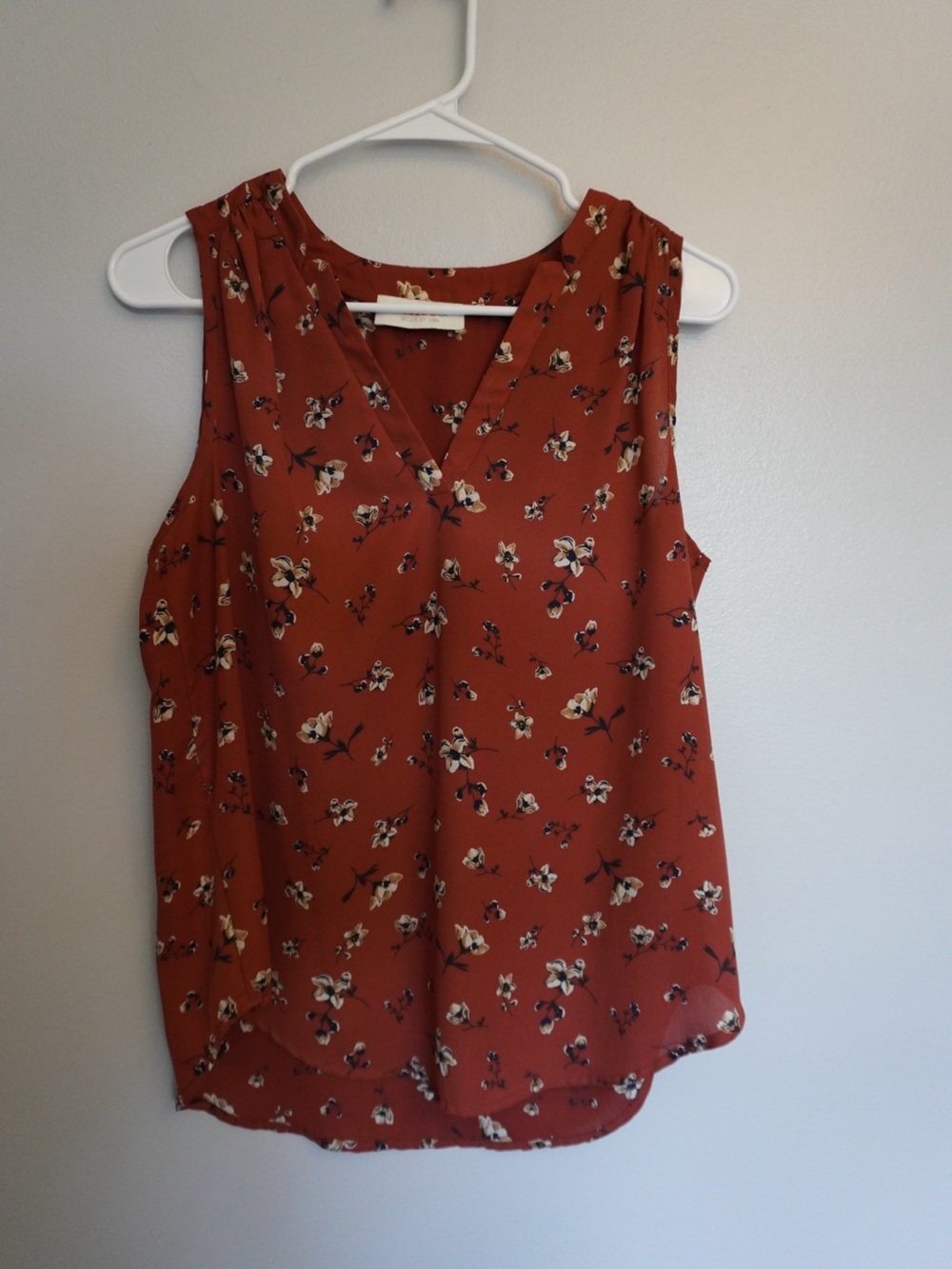 Renee C. Rust Floral Sleeveless V-Neck Blouse